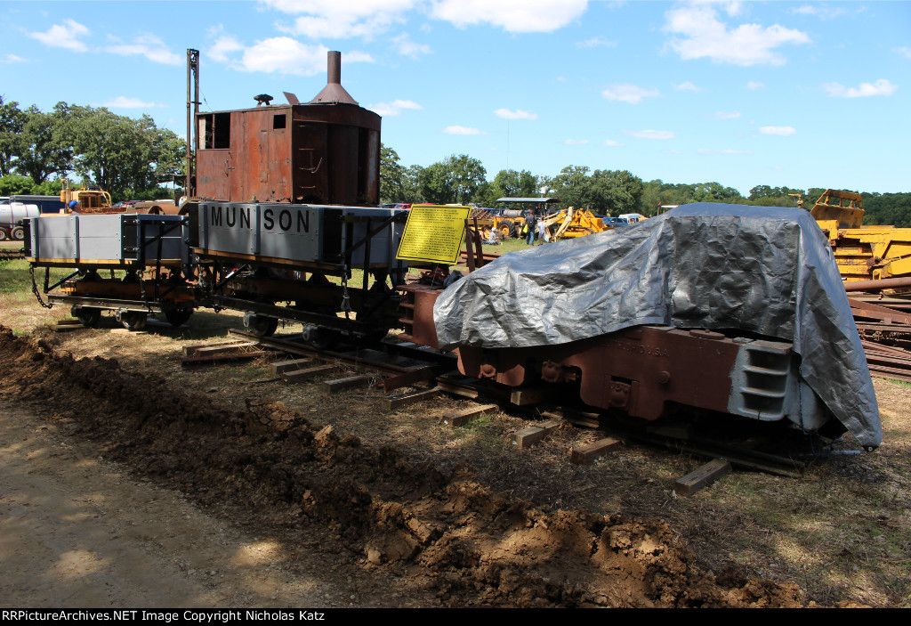 Plymouth Locomotive & Dump Cars